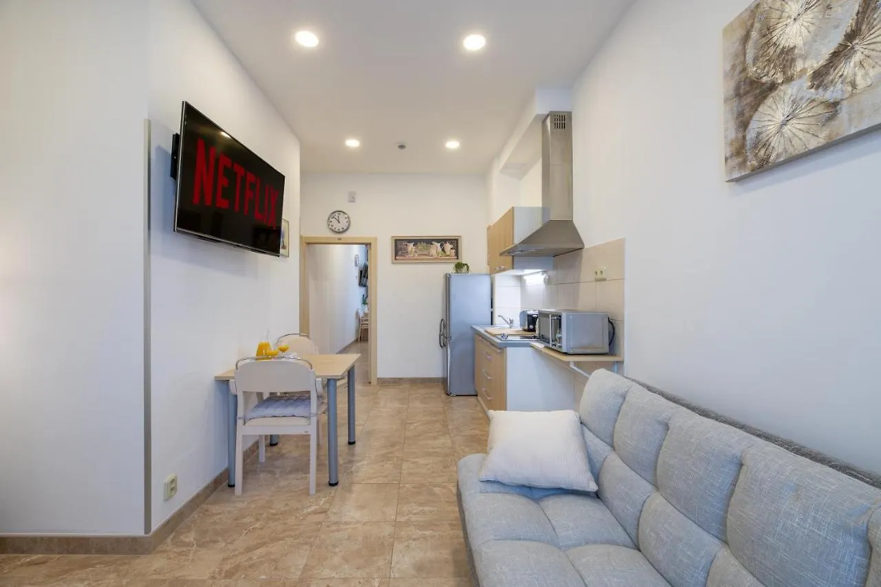 Bright Sunny Apartments In Quiet Area Prag