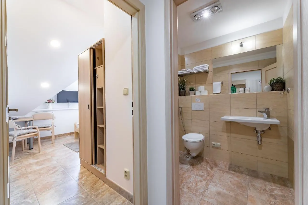 Bright Sunny Apartments In Quiet Area Prag