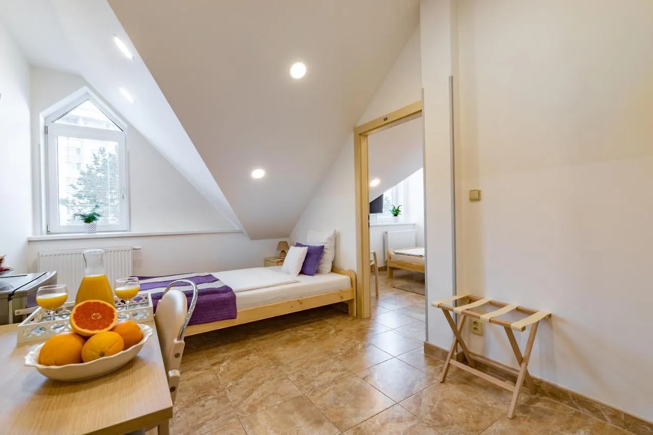 Bright Sunny Apartments In Quiet Area Prag