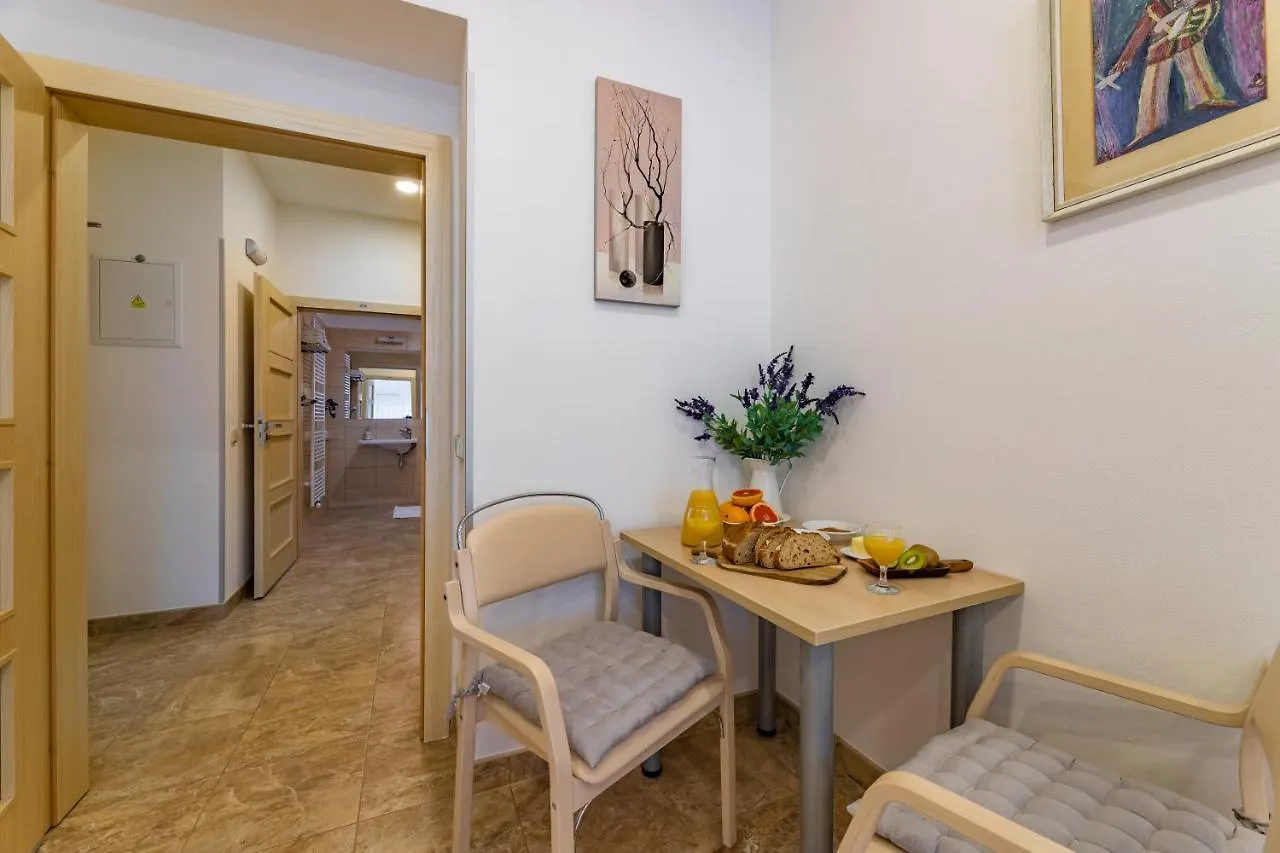 Bright Sunny Apartments In Quiet Area Prag