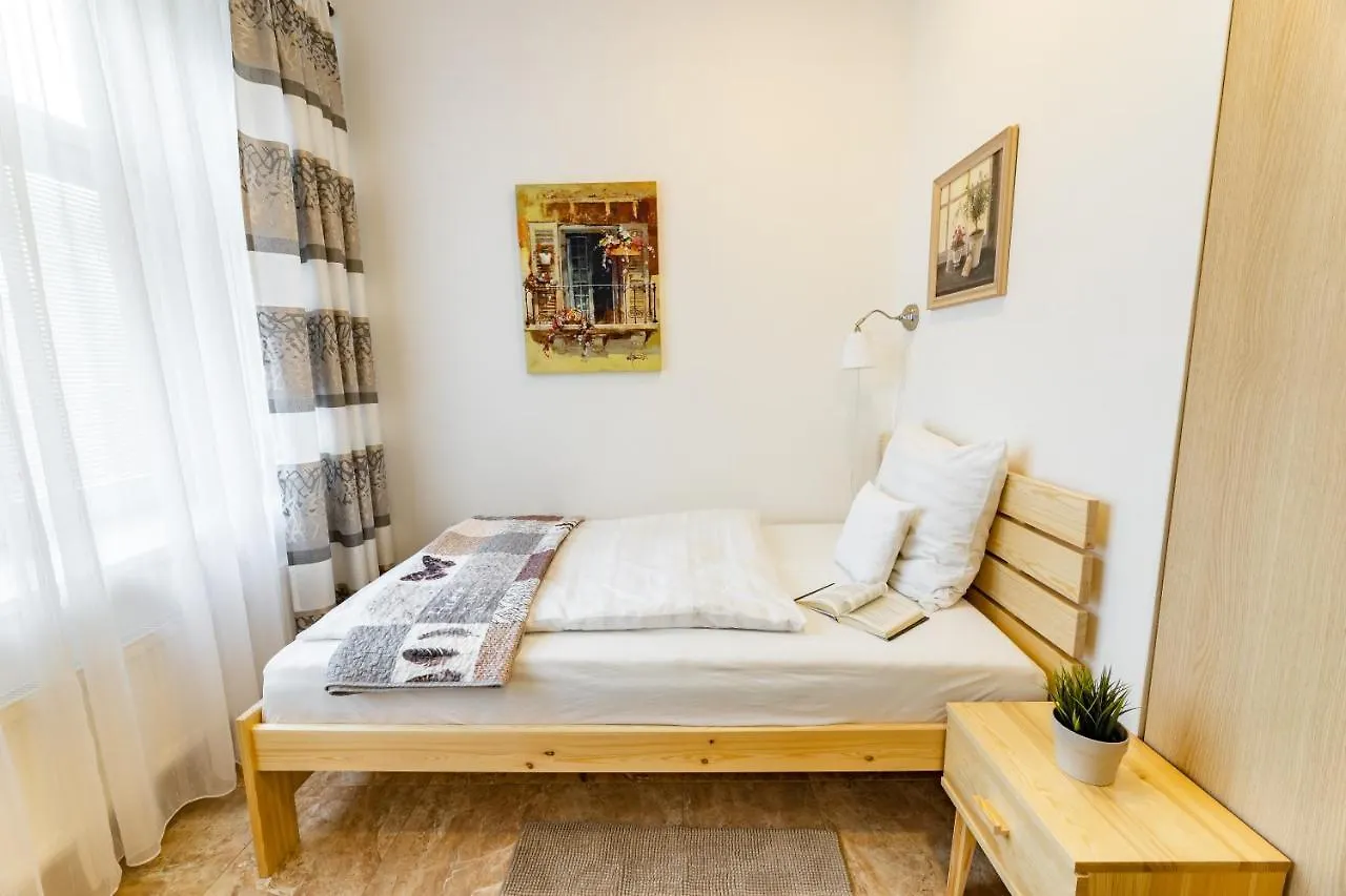 Bright Sunny Apartments In Quiet Area Prag