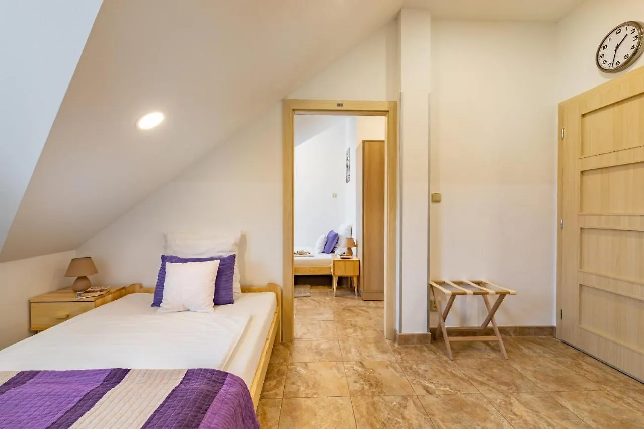 Bright Sunny Apartments In Quiet Area Prag