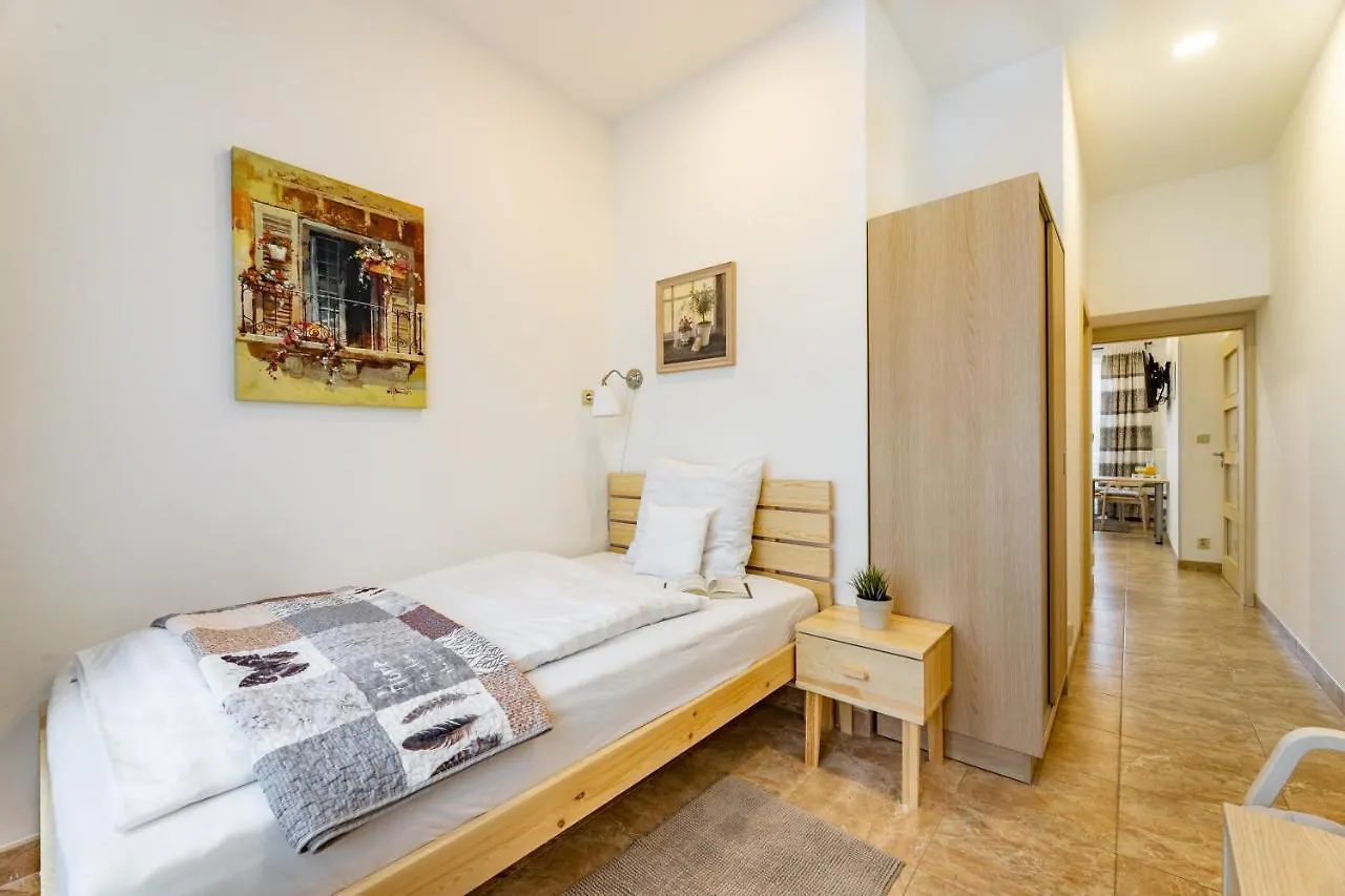 Bright Sunny Apartments In Quiet Area Prag