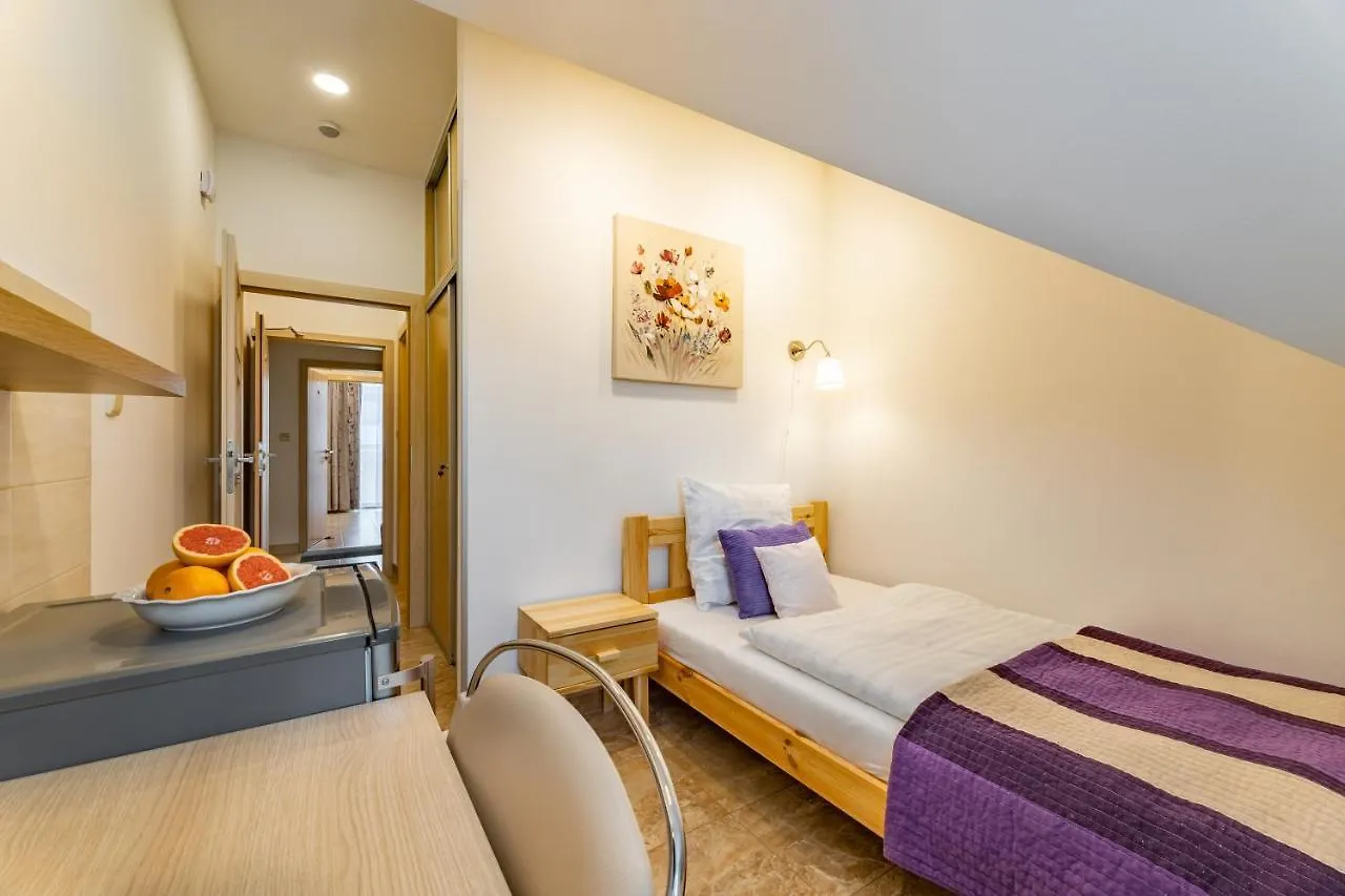 Bright Sunny Apartments In Quiet Area Prag