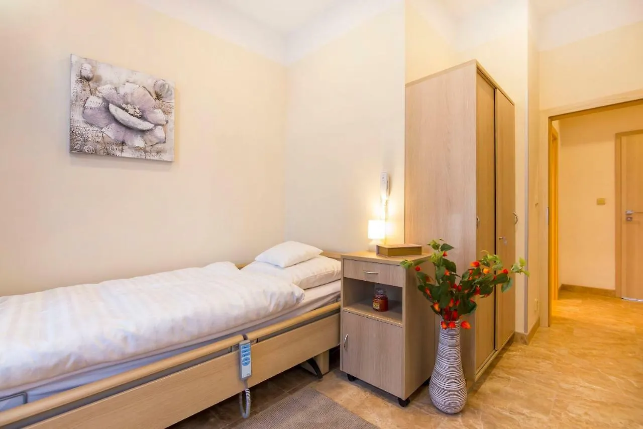 Bright Sunny Apartments In Quiet Area Prag Tjeckien