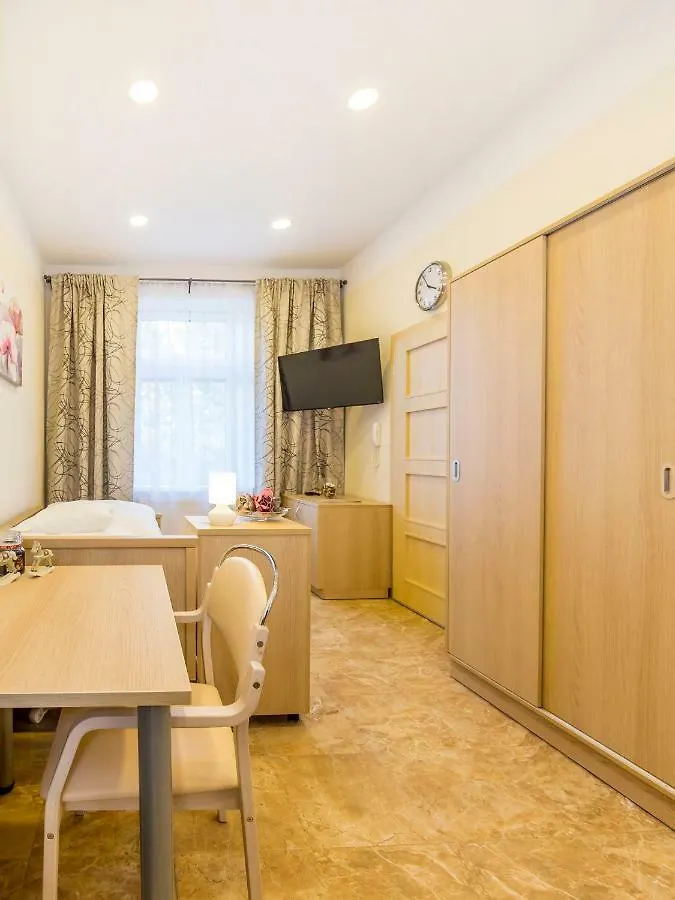 Bright Sunny Apartments In Quiet Area Prag
