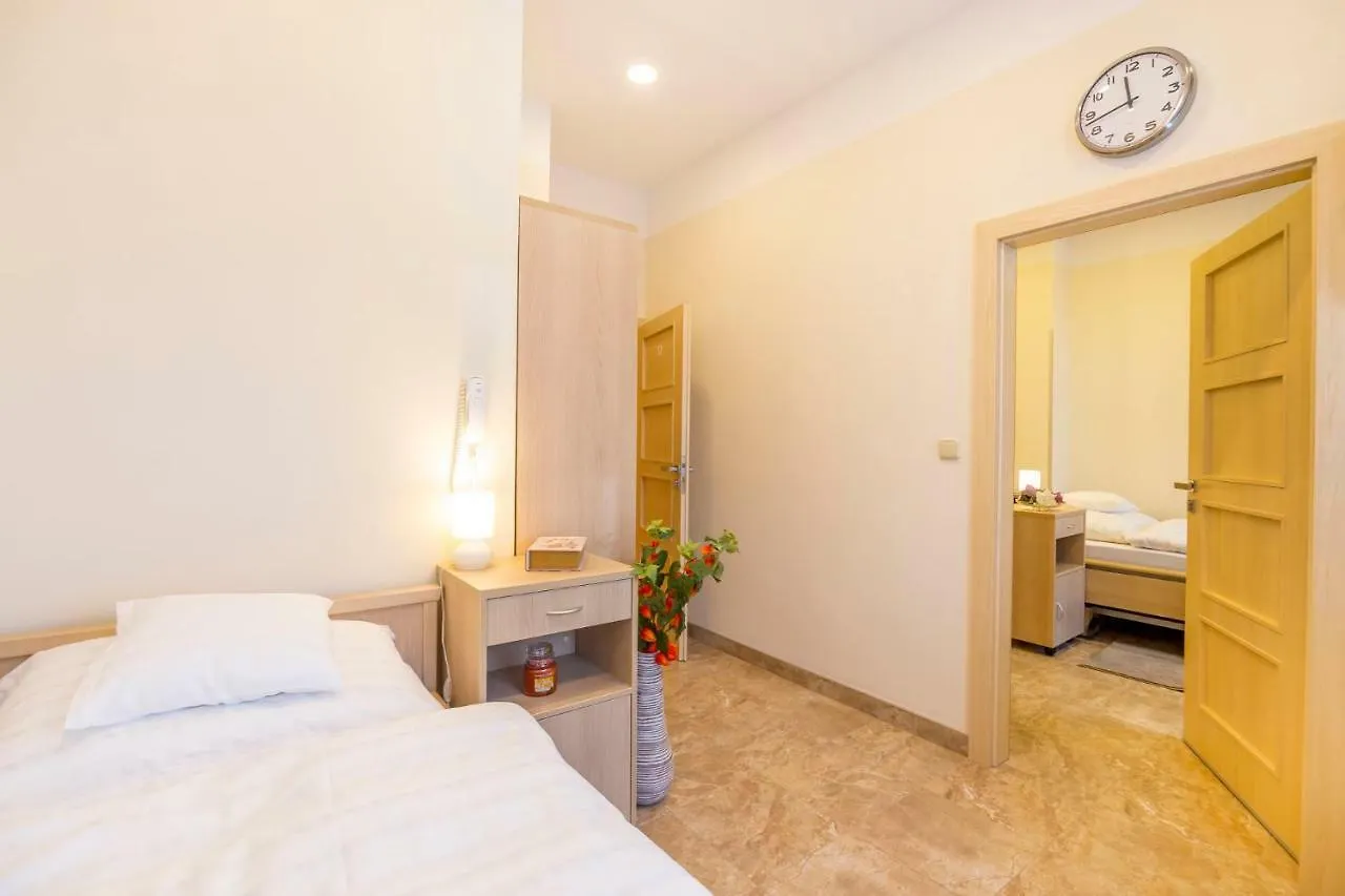 Bright Sunny Apartments In Quiet Area Prag