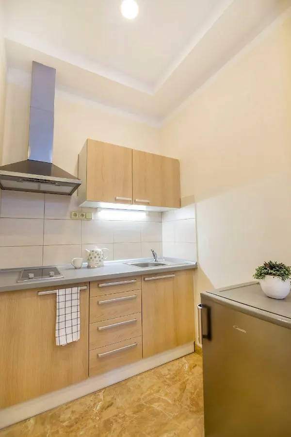 Bright Sunny Apartments In Quiet Area Prag